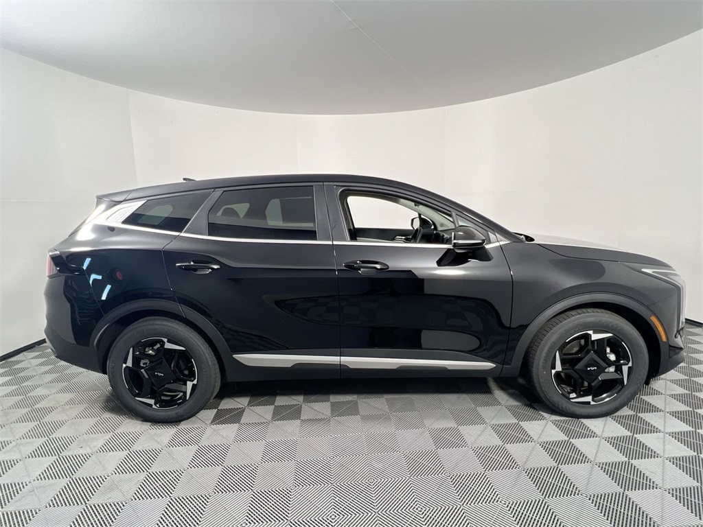 2026 Kia Sportage EX photo 2