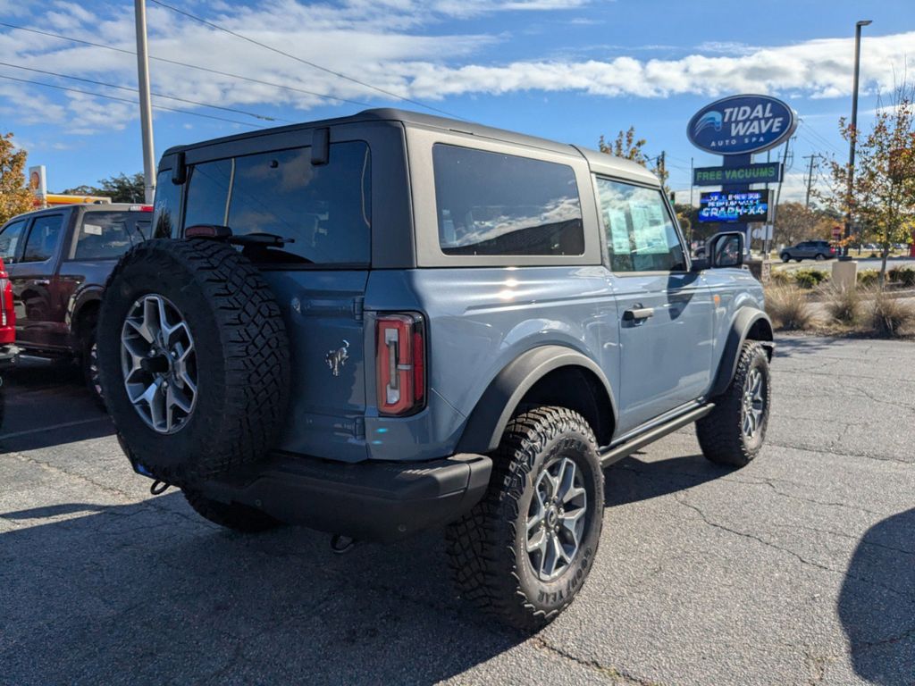 2025 Ford Bronco Badlands photo 3