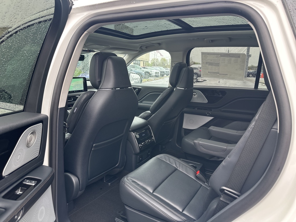 2025 Lincoln Aviator Reserve photo 27