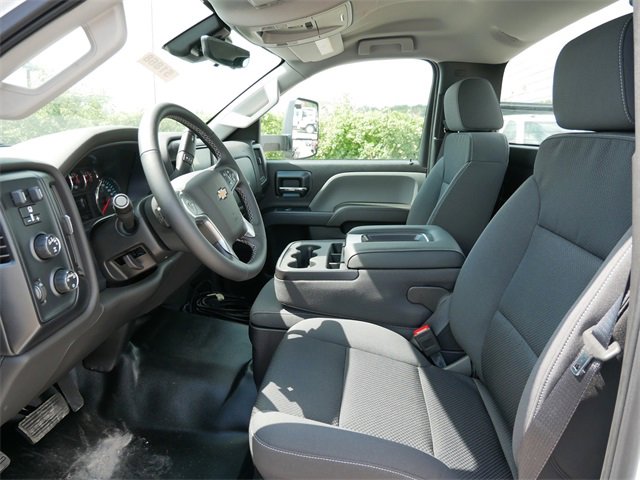 2025 Chevrolet Silverado 6500HD Work Truck photo 4