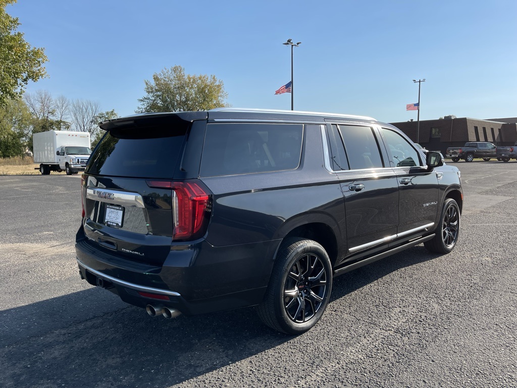 2023 Gmc Yukon XL Denali photo 3