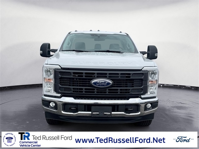 2025 Ford F-250 XL photo 2