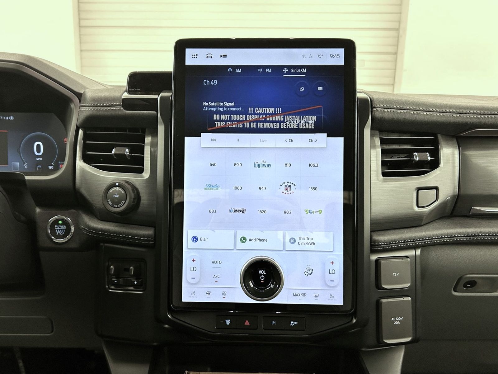 2025 Ford F-150 Lightning photo 10