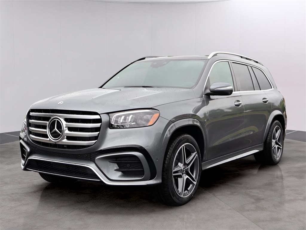 2025 Mercedes Benz GLS 450 4MATIC photo 2