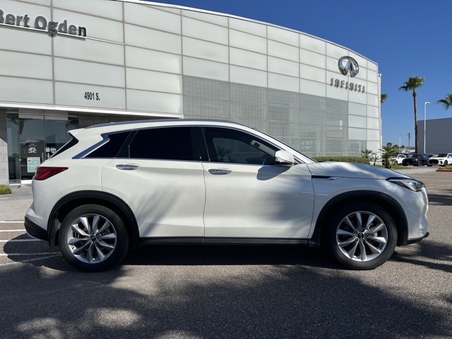 2021 Infiniti QX50 Luxe photo 4