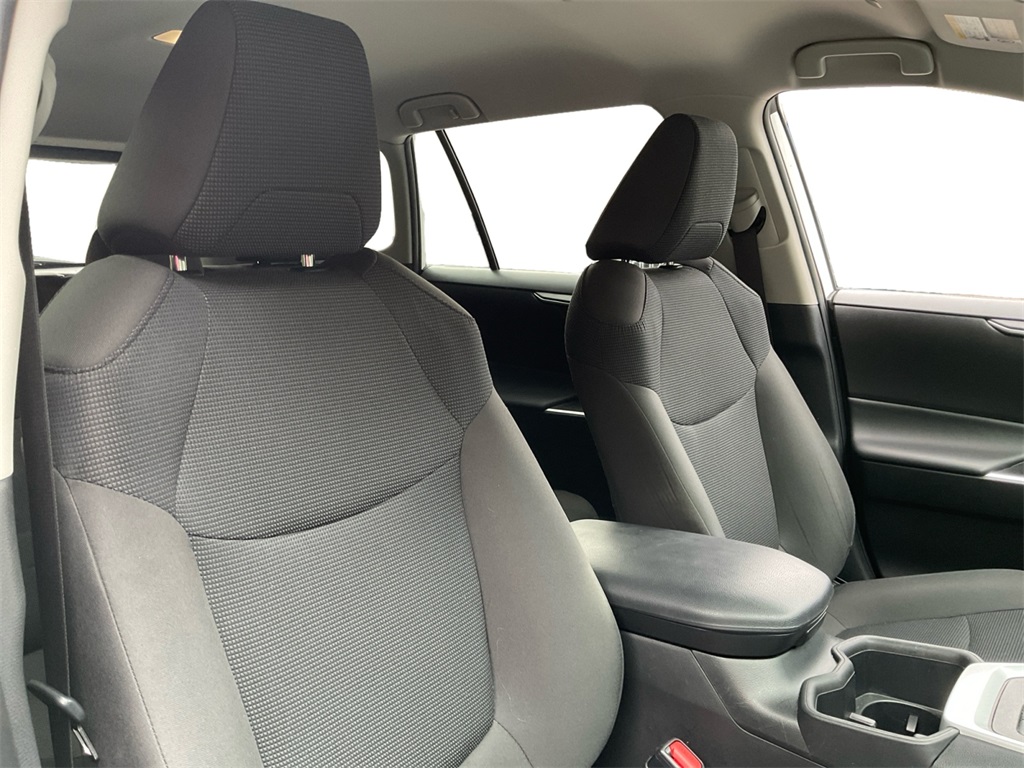 2024 Toyota RAV4 LE photo 24
