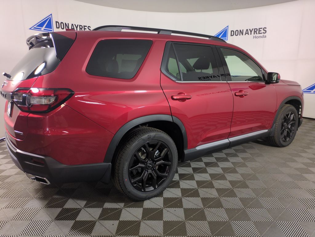 2025 Honda Pilot Touring photo 4