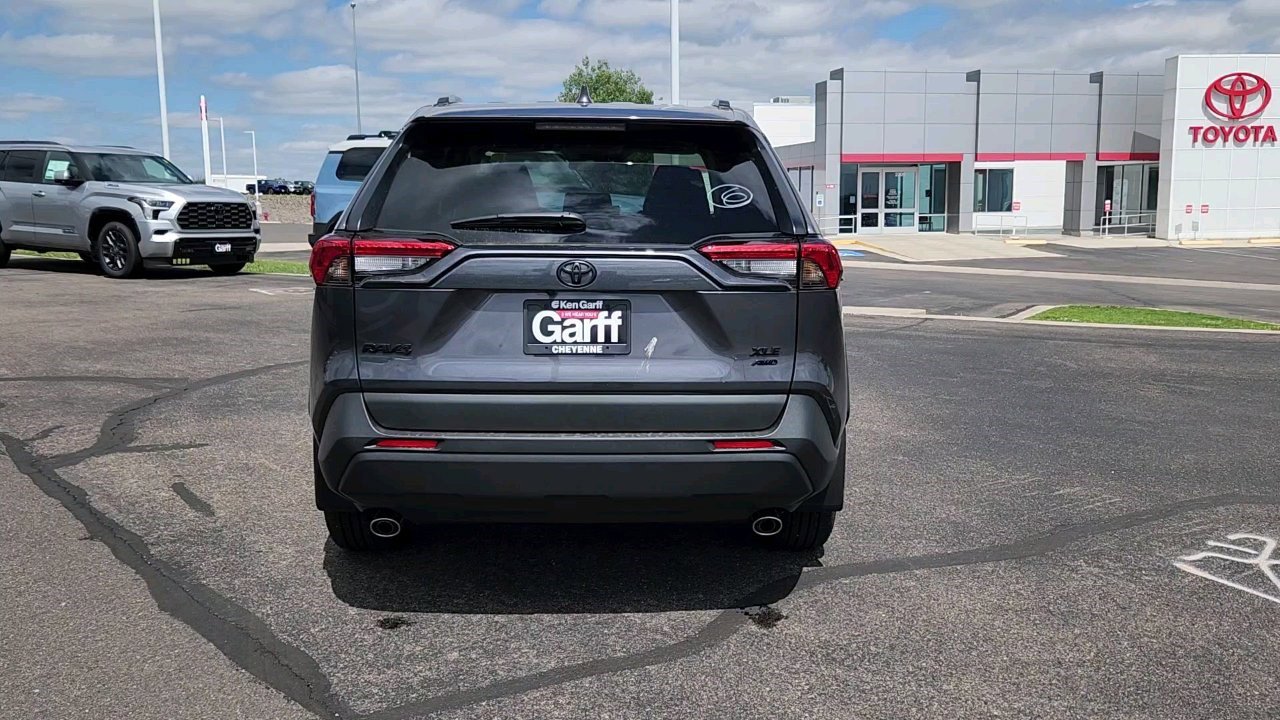 2025 Toyota RAV4 XLE Premium photo 11