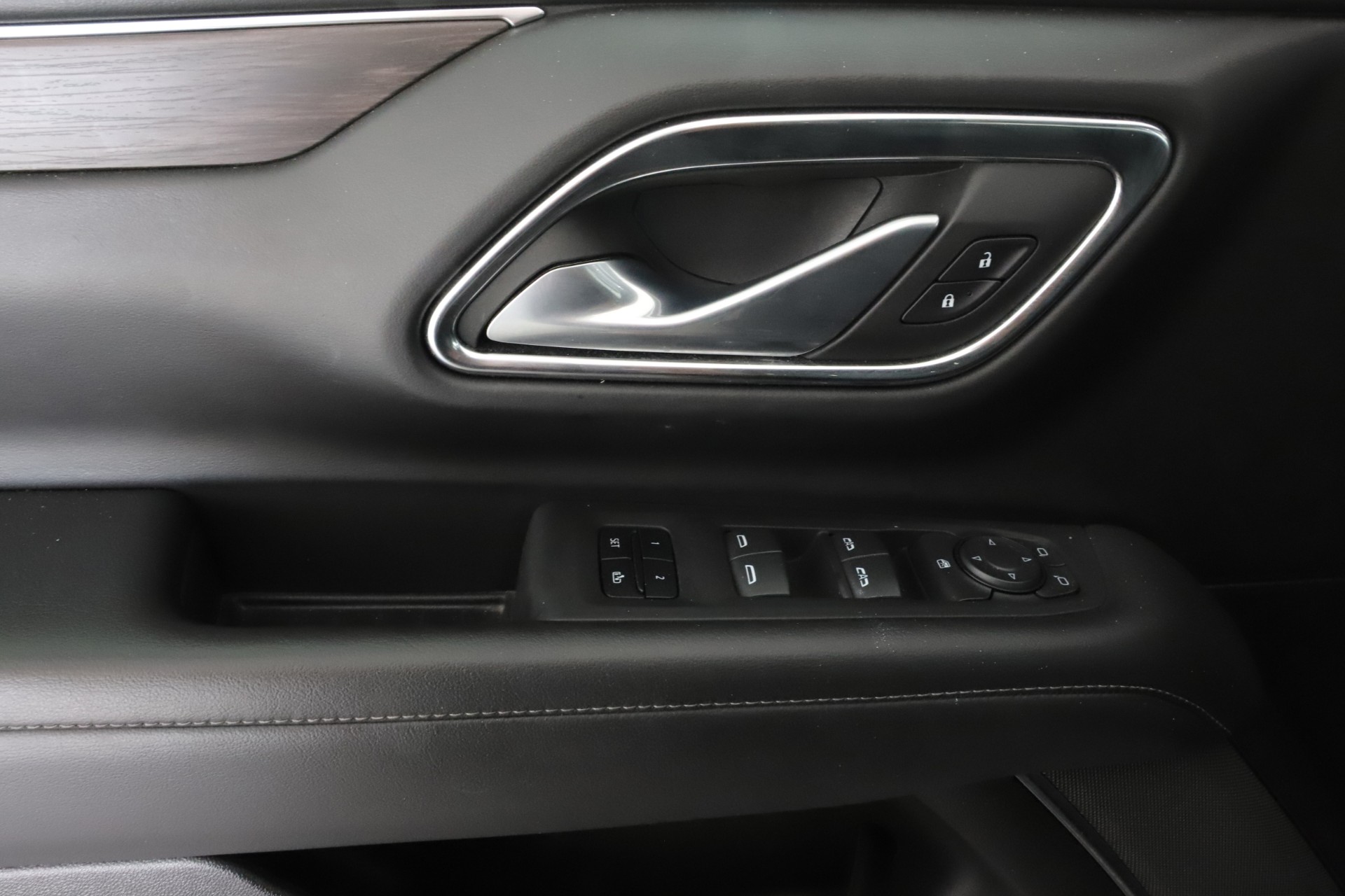 2023 Chevrolet Suburban LT photo 19