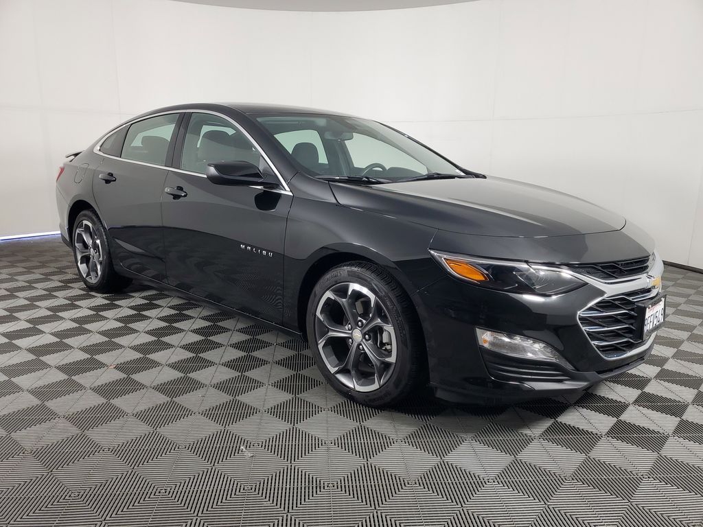 2022 Chevrolet Malibu 1LT photo 2