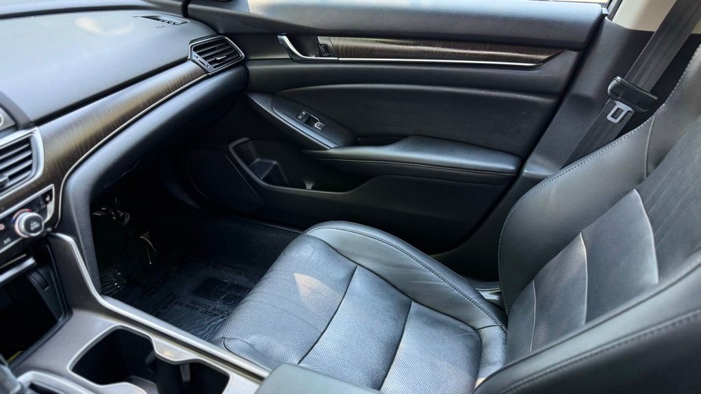 2021 Honda Accord EX-L 1.5T photo 28