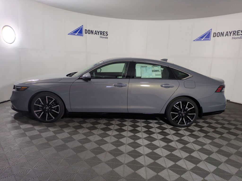 2025 Honda Accord Hybrid Touring photo 2