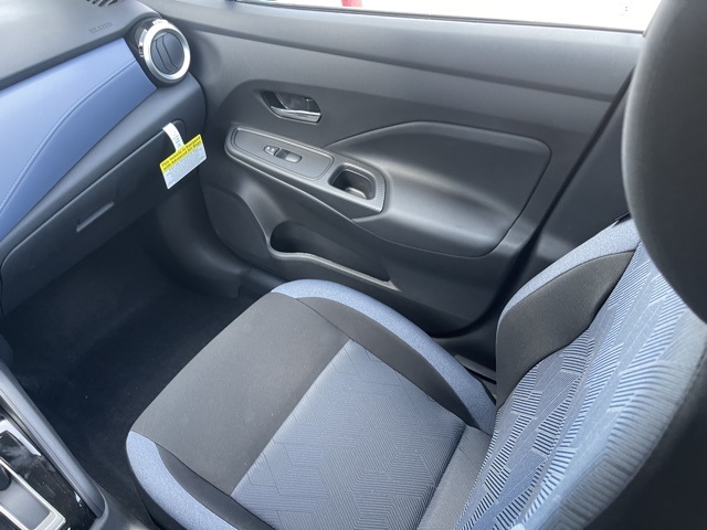 2025 Nissan Versa SV photo 16