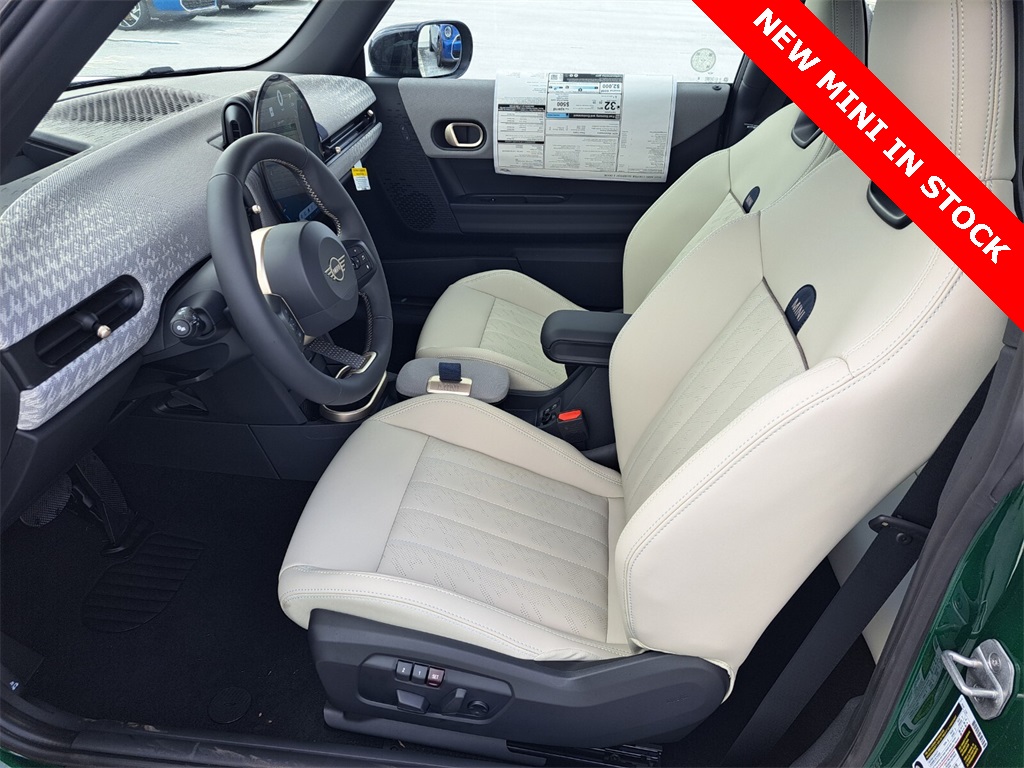 2025 Mini Cooper 2 Door Hardtop Signature photo 9