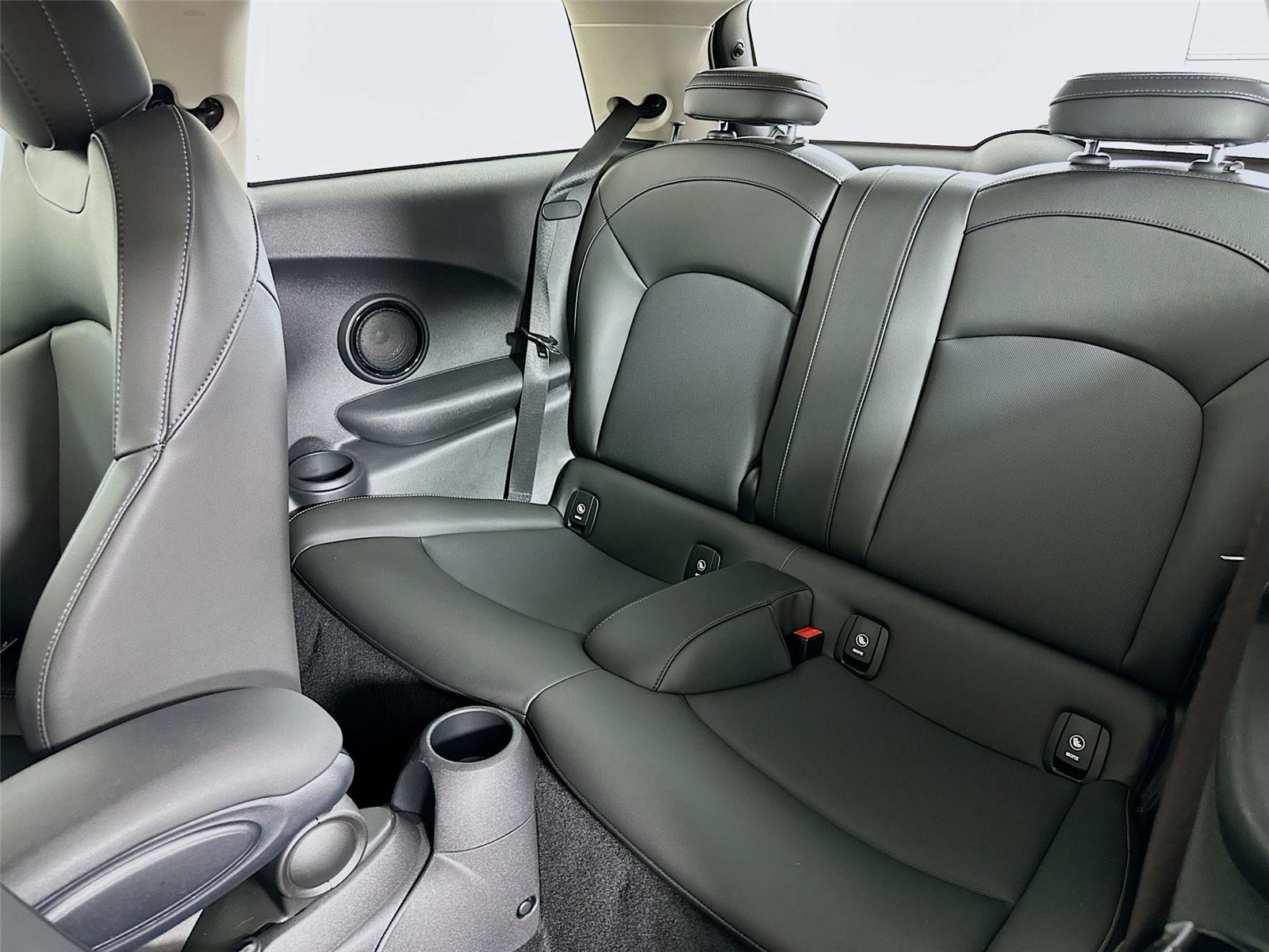 2020 Mini Cooper 2 Door Hardtop S photo 23