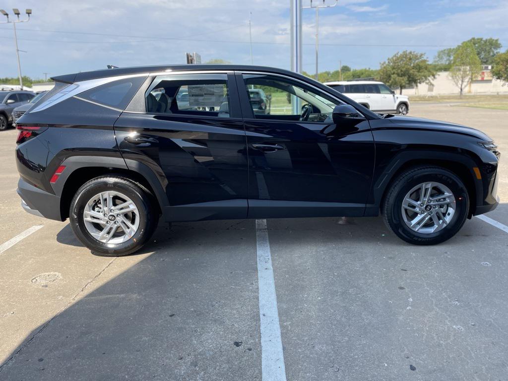 2025 Hyundai Tucson SE photo 4