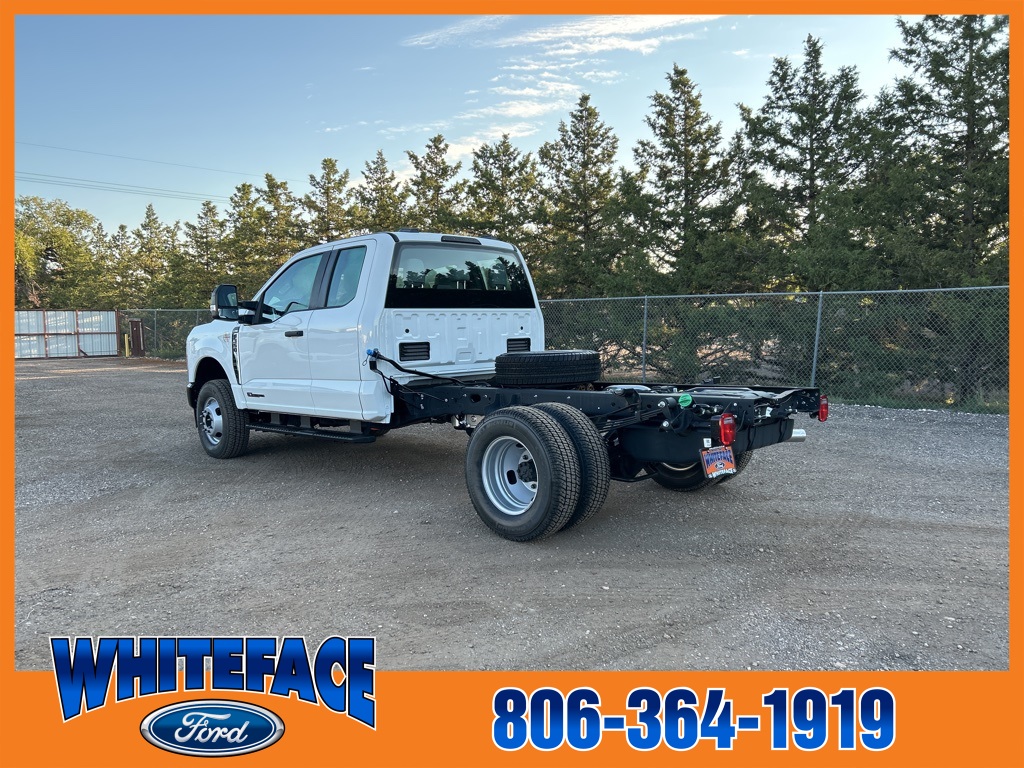 2026 Ford F-350 photo 3