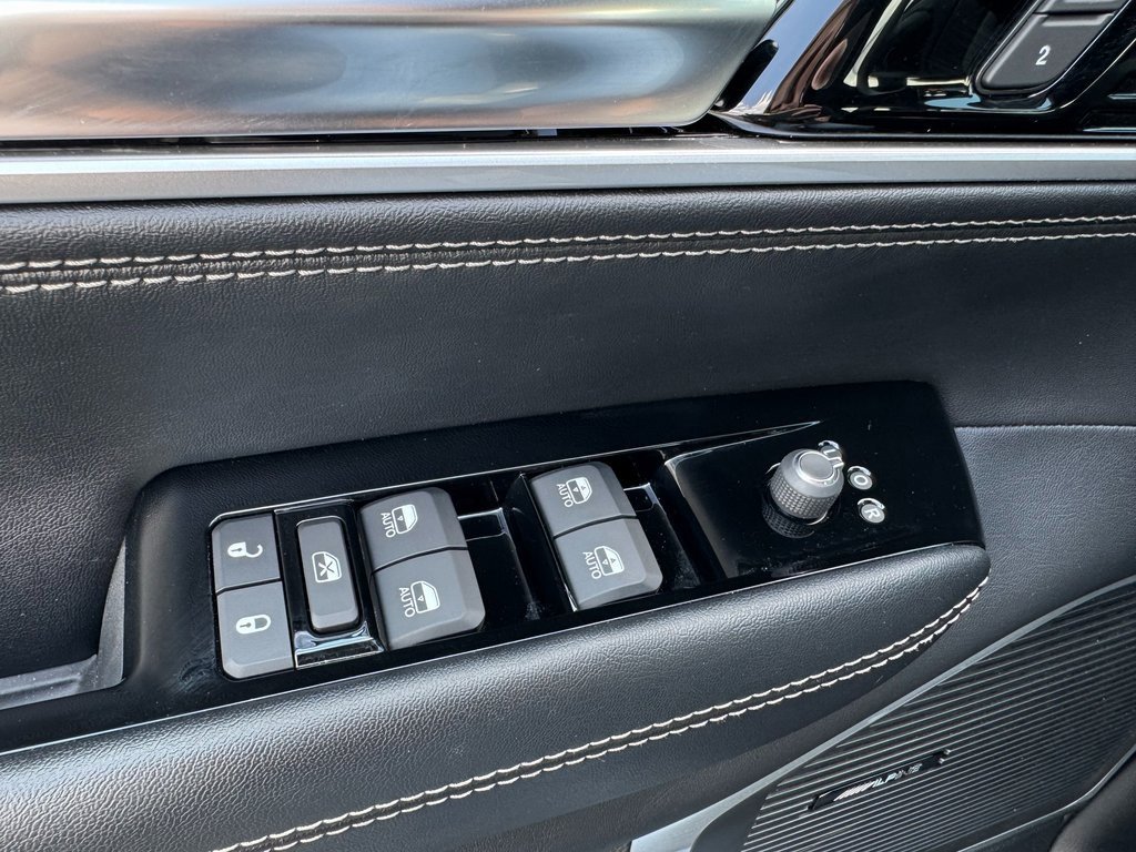 2024 Jeep Wagoneer Series II photo 11