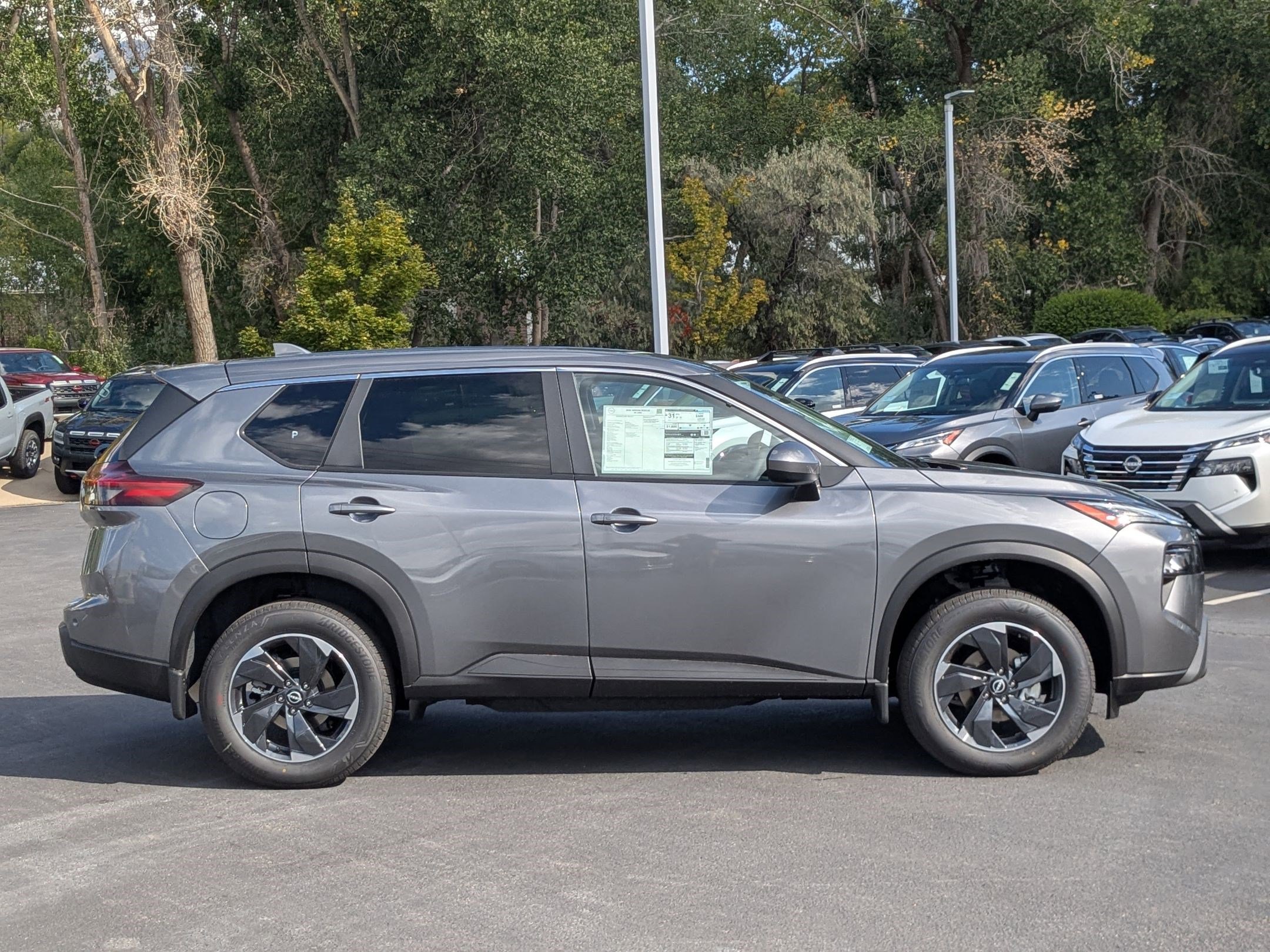 2026 Nissan Rogue SV photo 2