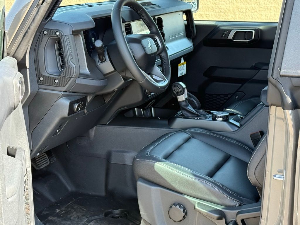 2025 Ford Bronco Badlands photo 7
