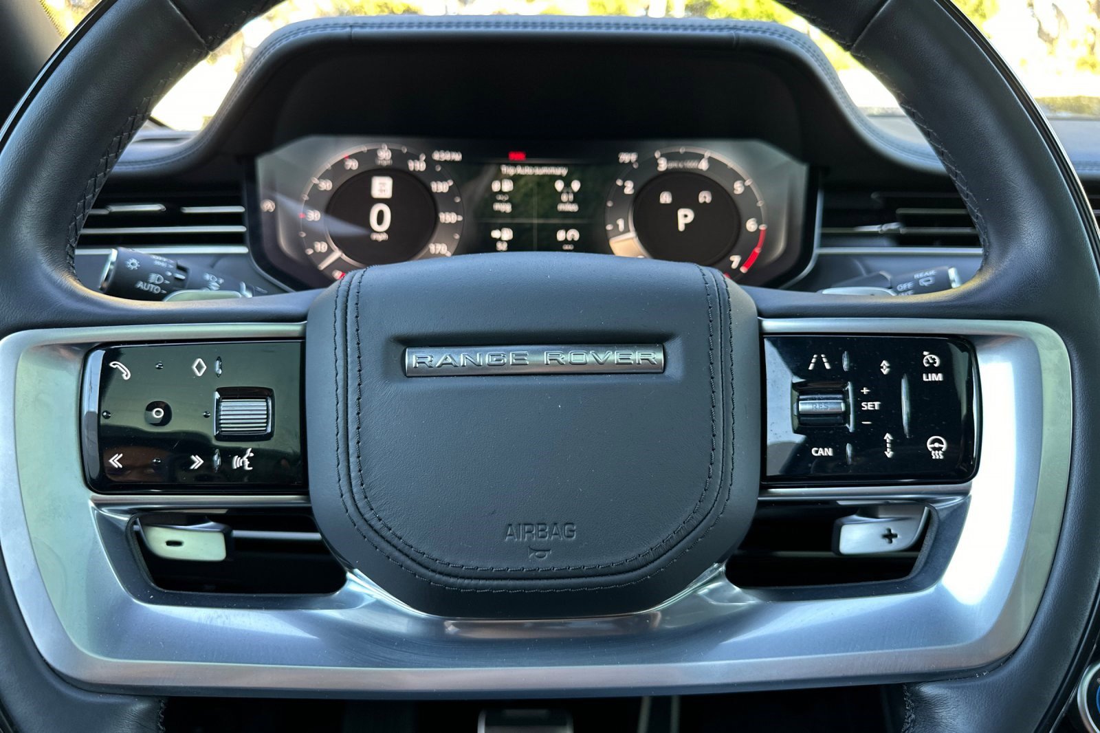 2023 Land Rover Range Rover Autobiography photo 16