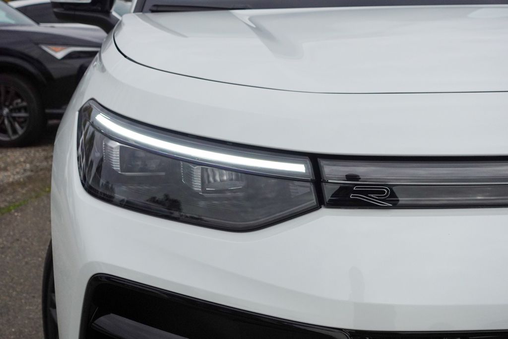 2026 Volkswagen Tiguan SE R-Line Black photo 3