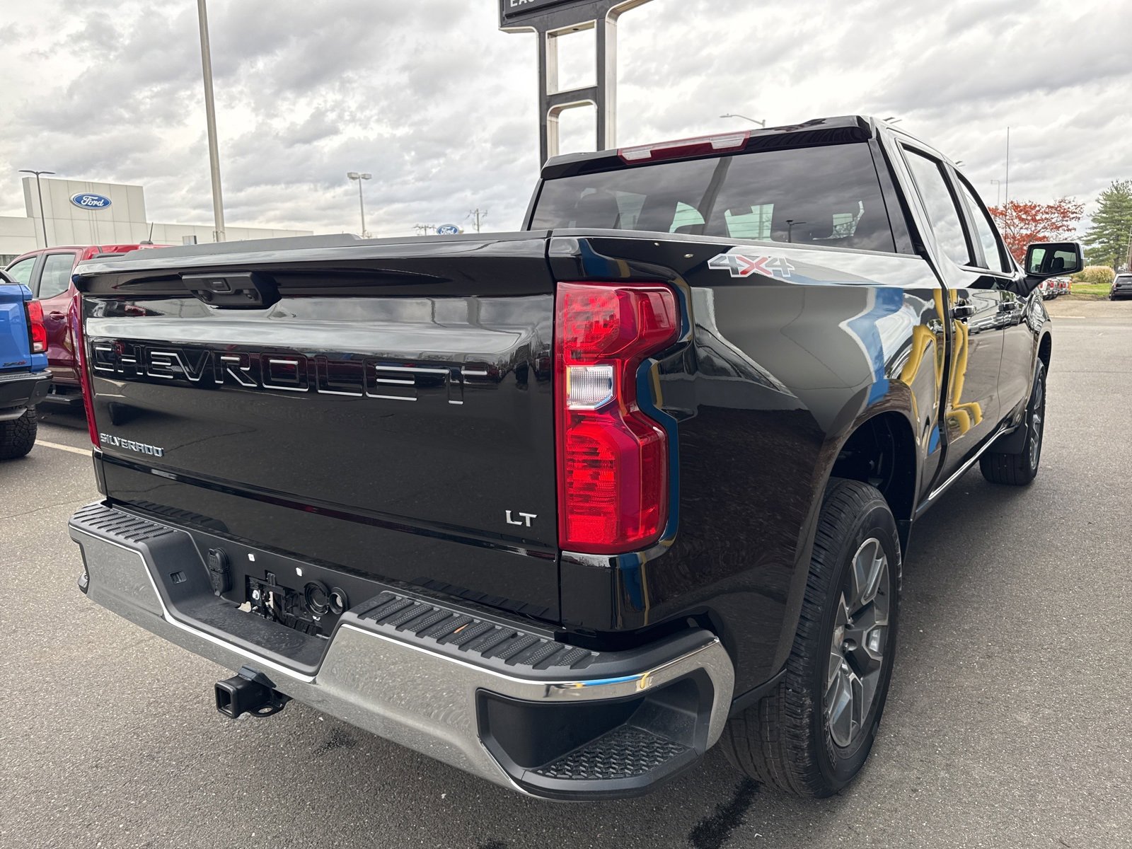2026 Chevrolet Silverado 1500 LT photo 2