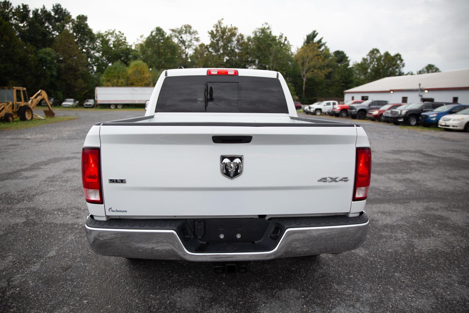 2023 Ram 1500 Classic SLT photo 4