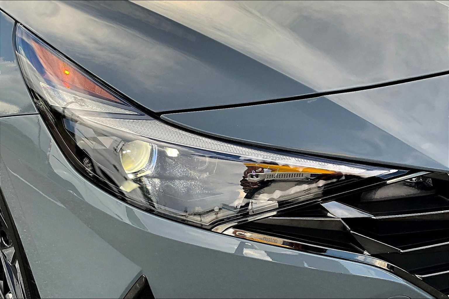2023 Hyundai Elantra Limited photo 25