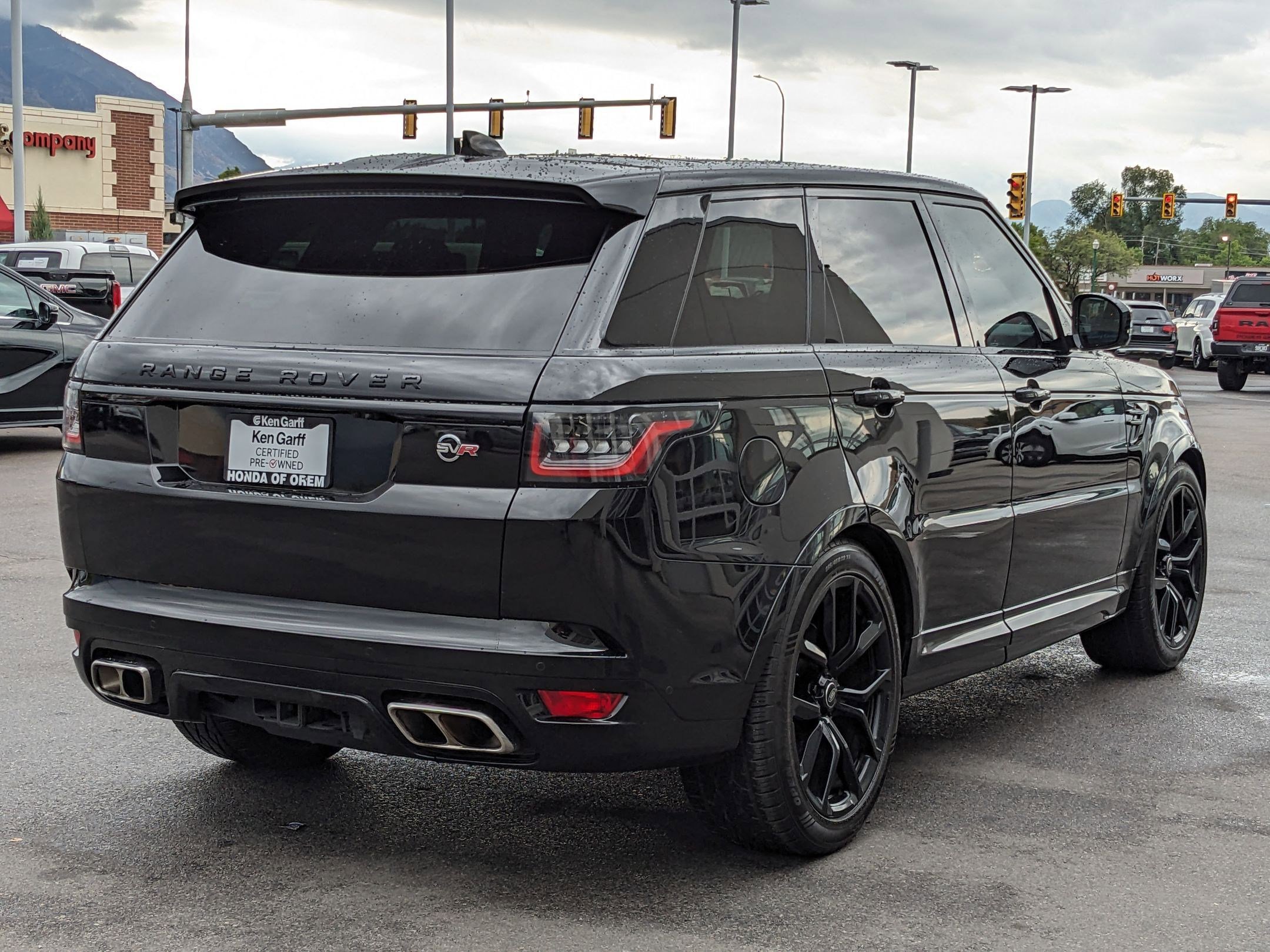 2021 Land Rover Range Rover Sport SuperCharged SVR photo 2