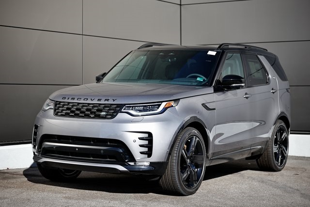 2025 Land Rover Discovery Dynamic SE's photo
