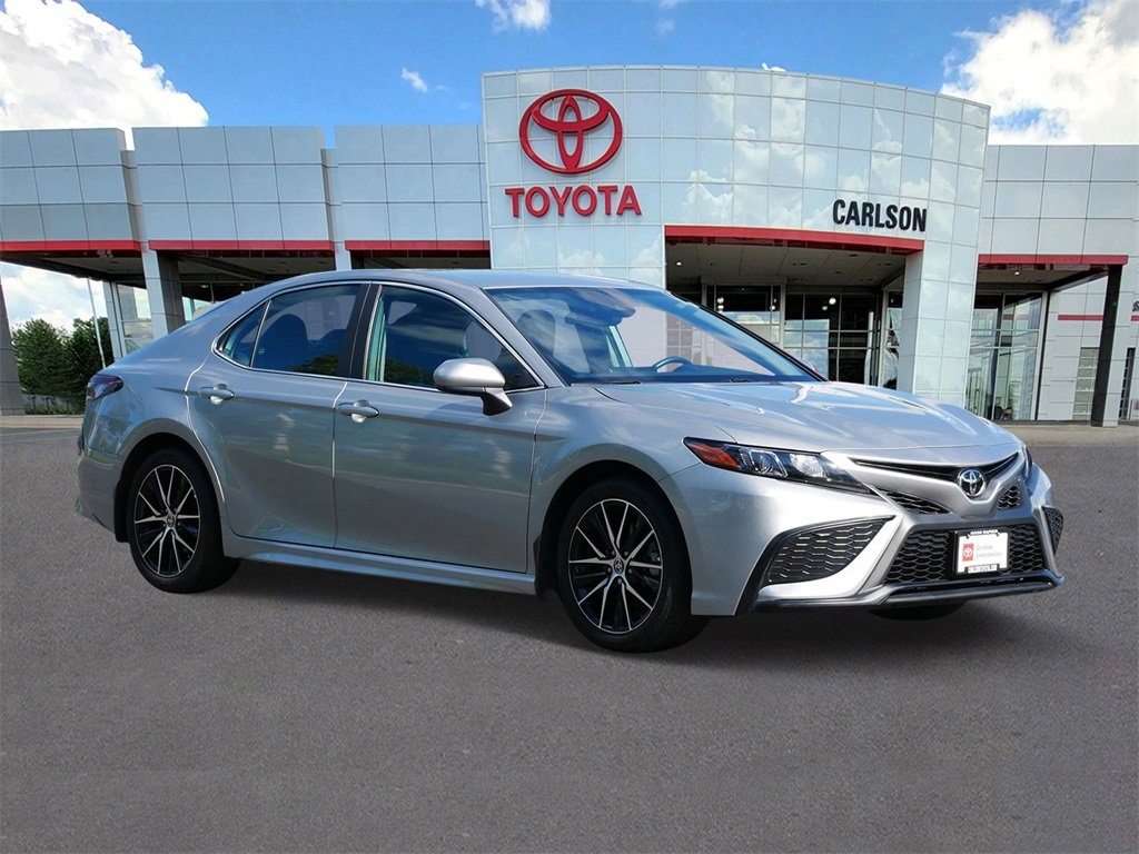 Certified 2021 Toyota Camry SE with VIN 4T1G11BK4MU027082 for sale in Minneapolis, Minnesota