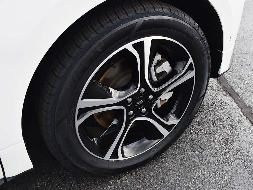 2022 Ford Edge ST photo 10