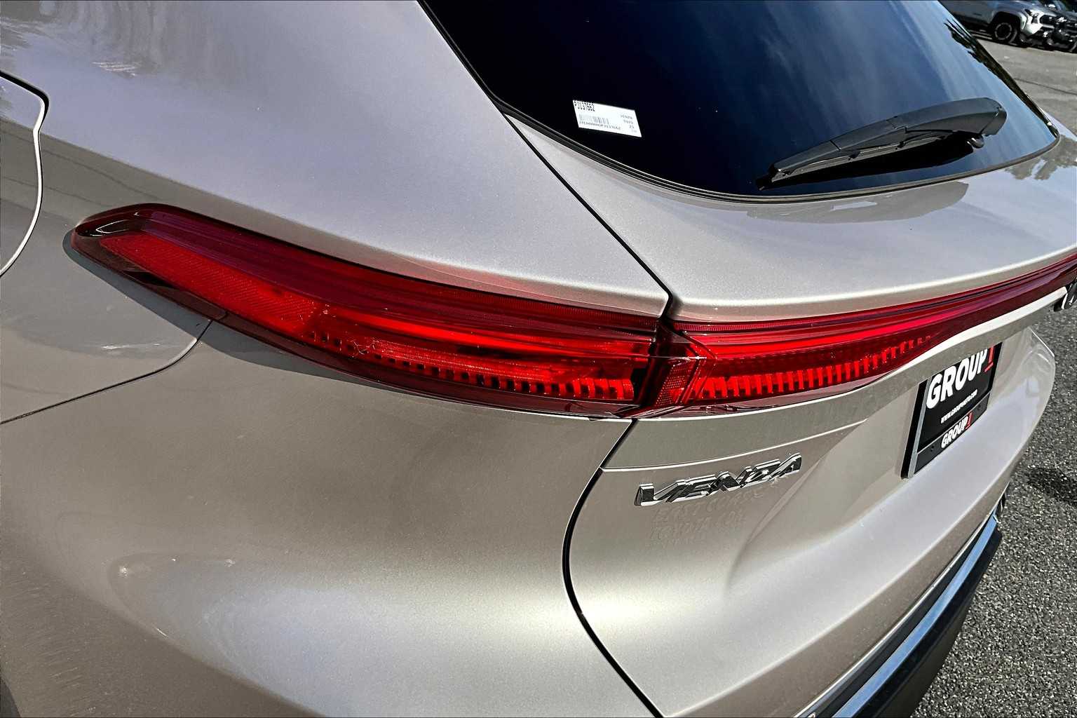 2023 Toyota Venza Limited photo 18