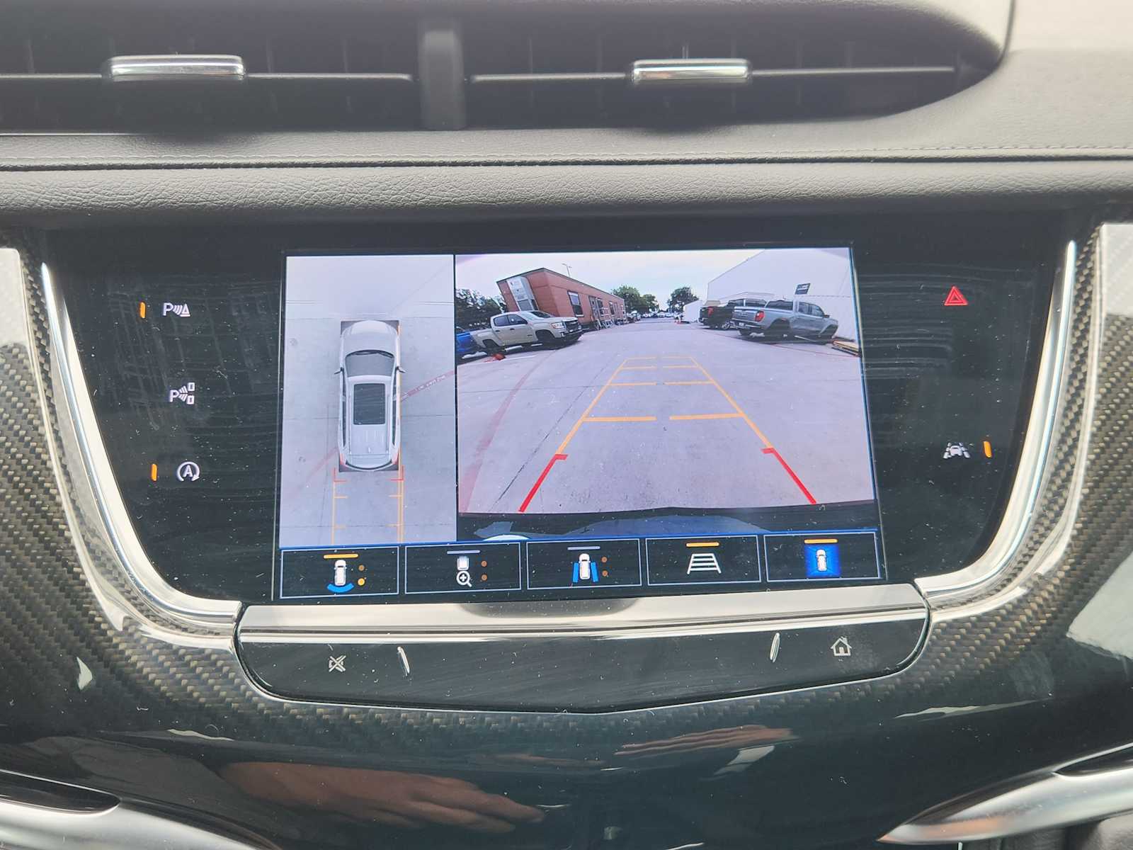 2025 Cadillac XT5 Sport photo 11