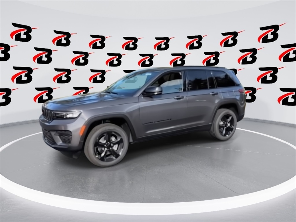 2025 Jeep Grand Cherokee Laredo Altitude photo 5