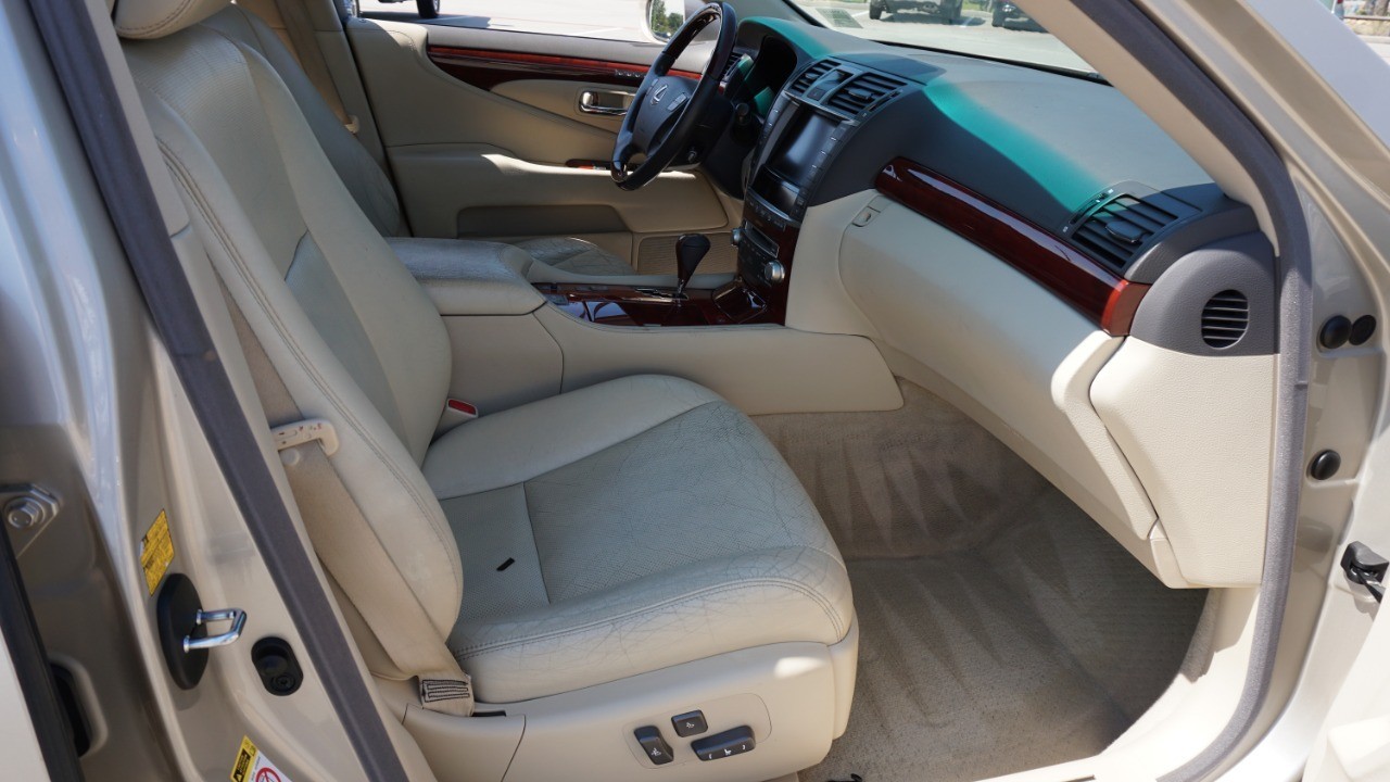 2011 Lexus LS 460 photo 14