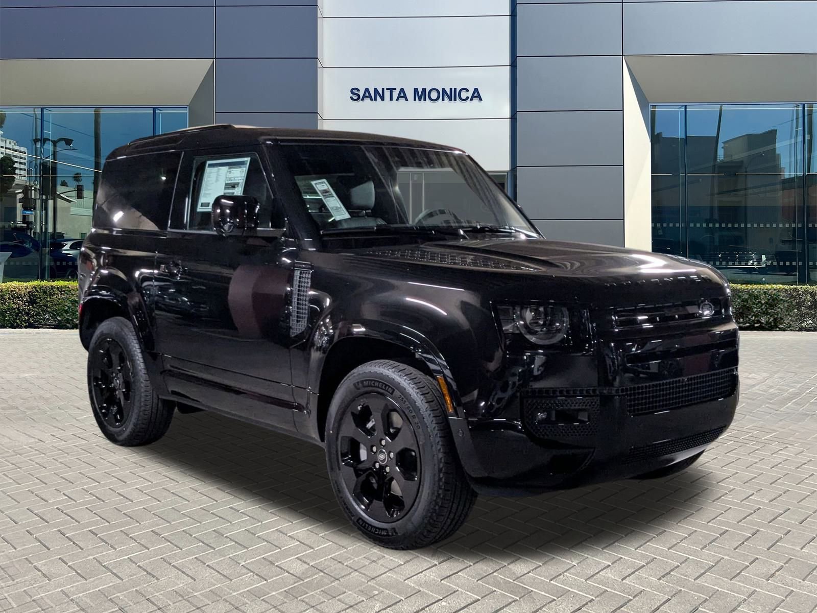 2025 Land Rover Defender 90 X-Dynamic SE photo 6