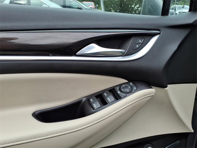2020 Buick Enclave Essence photo 18