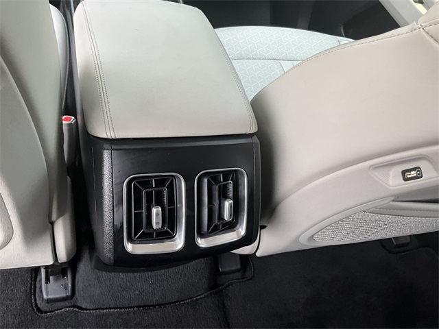 2022 Kia Sorento S photo 25
