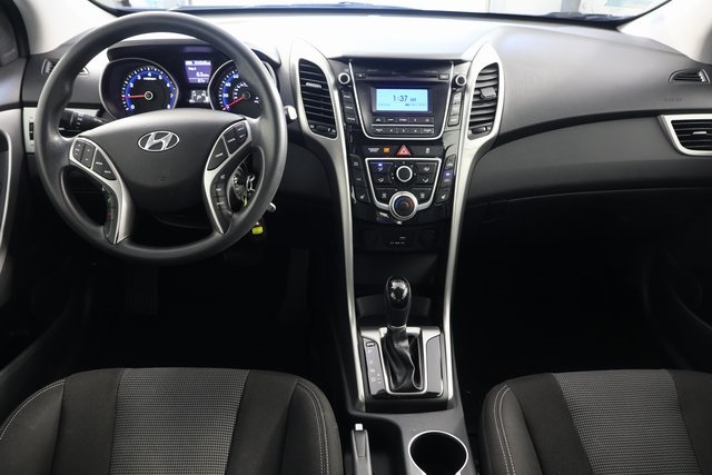 2016 Hyundai Elantra GT Base photo 2