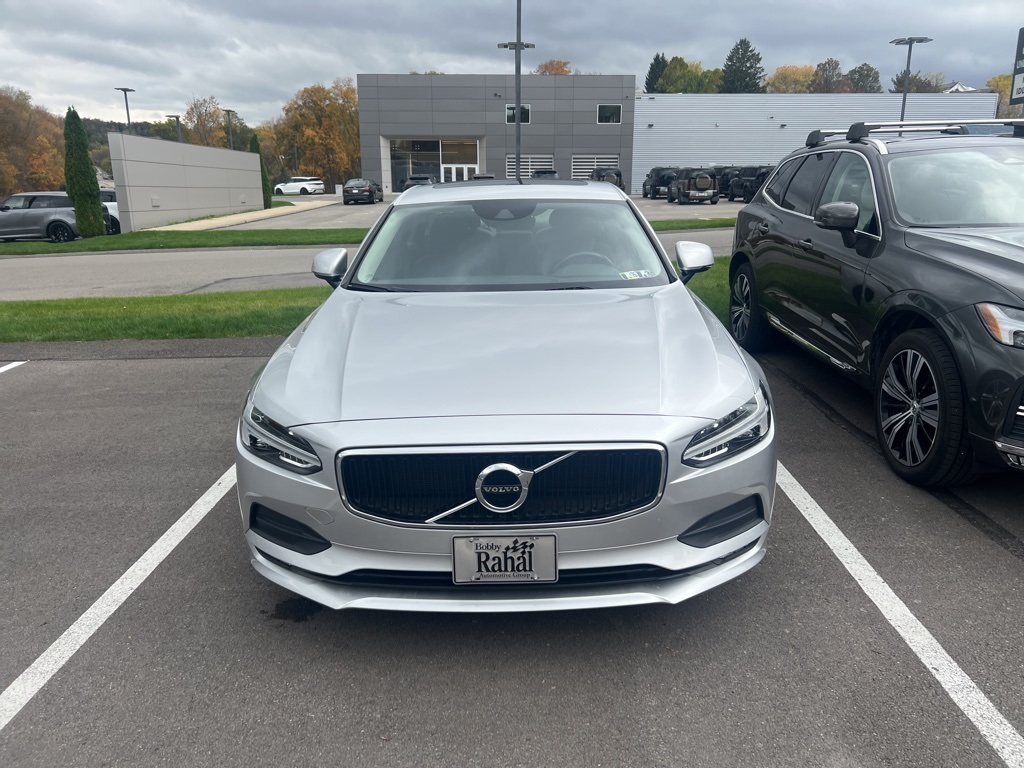 2018 Volvo S90 Momentum's photo