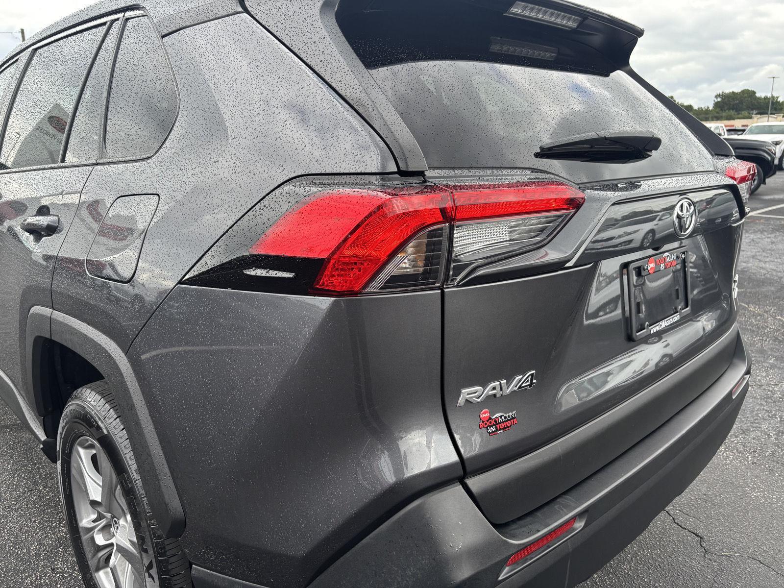 2023 Toyota RAV4 XLE photo 32