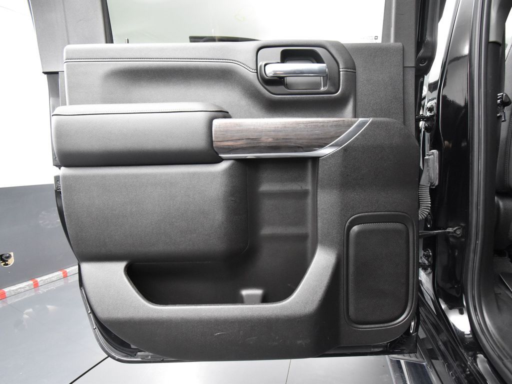 2022 Chevrolet Silverado 2500HD LTZ photo 29