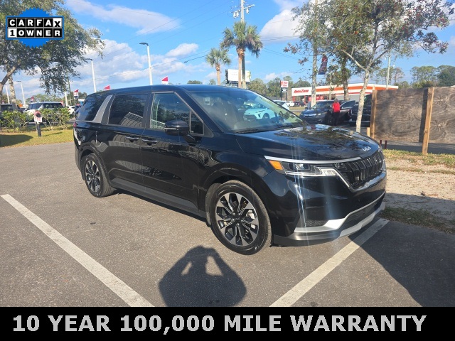 2024 Kia Carnival EX's photo