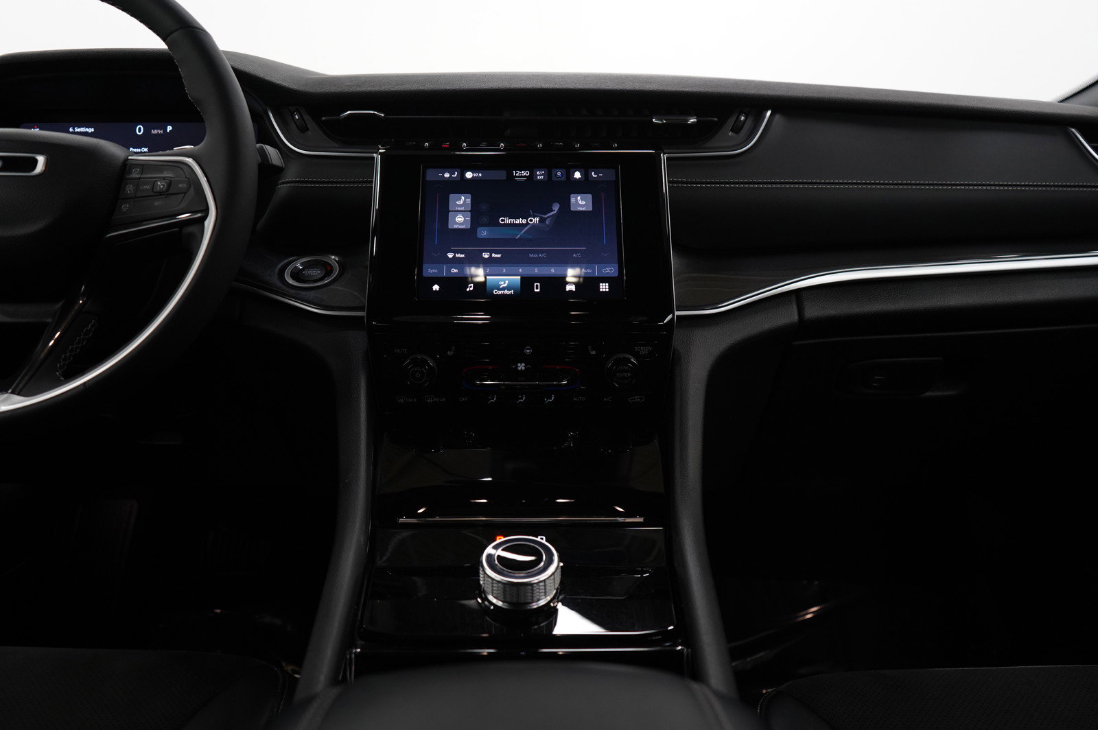 2023 Jeep Grand Cherokee Laredo Altitude photo 14