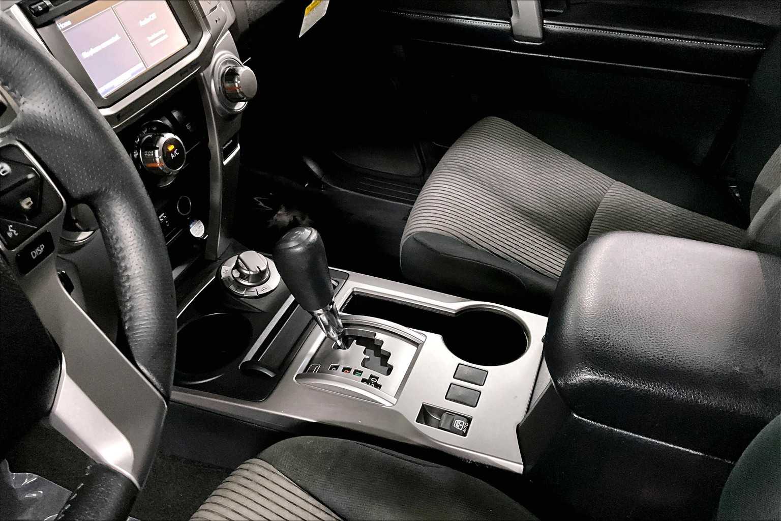 2018 Toyota 4Runner SR5 photo 15