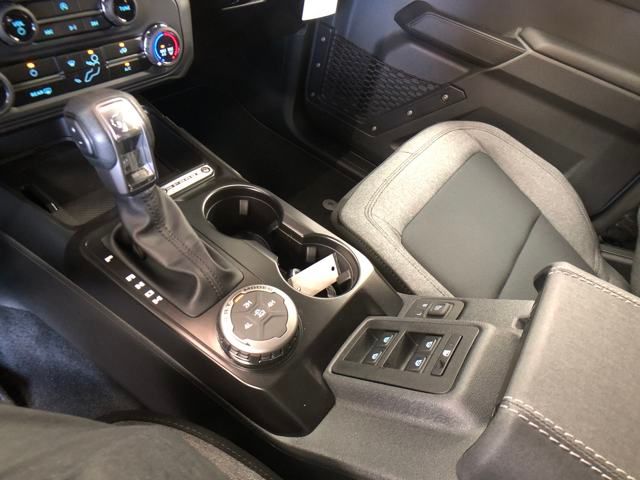 2025 Ford Bronco Base photo 19