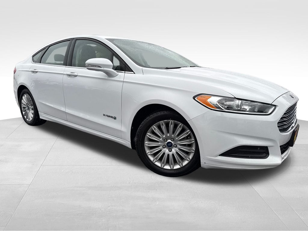 2015 Ford Fusion SE's photo