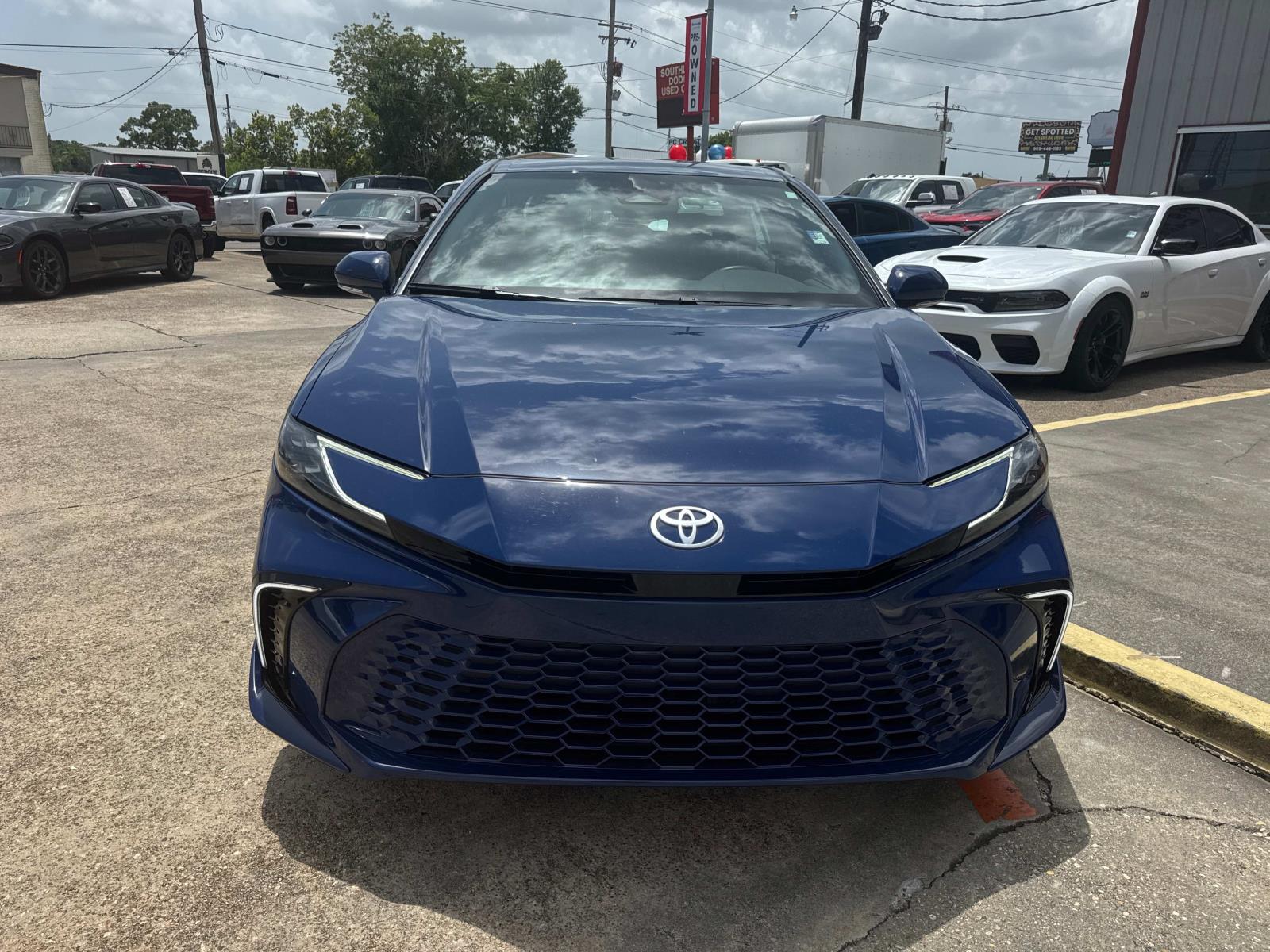 2025 Toyota Camry LE photo 2